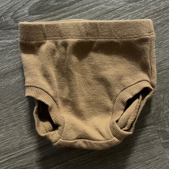 Quincy Mae brand new baby bottom - Picture 1 of 4